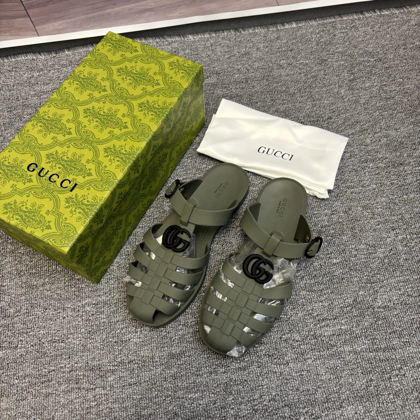 Men's shoes 260💰 [Gucci] Counter quality, top-quality original goods, real photos! Original TPU material, fine workmanship, comfortable; genuine 1:1 replica Size: 38 ~ 46